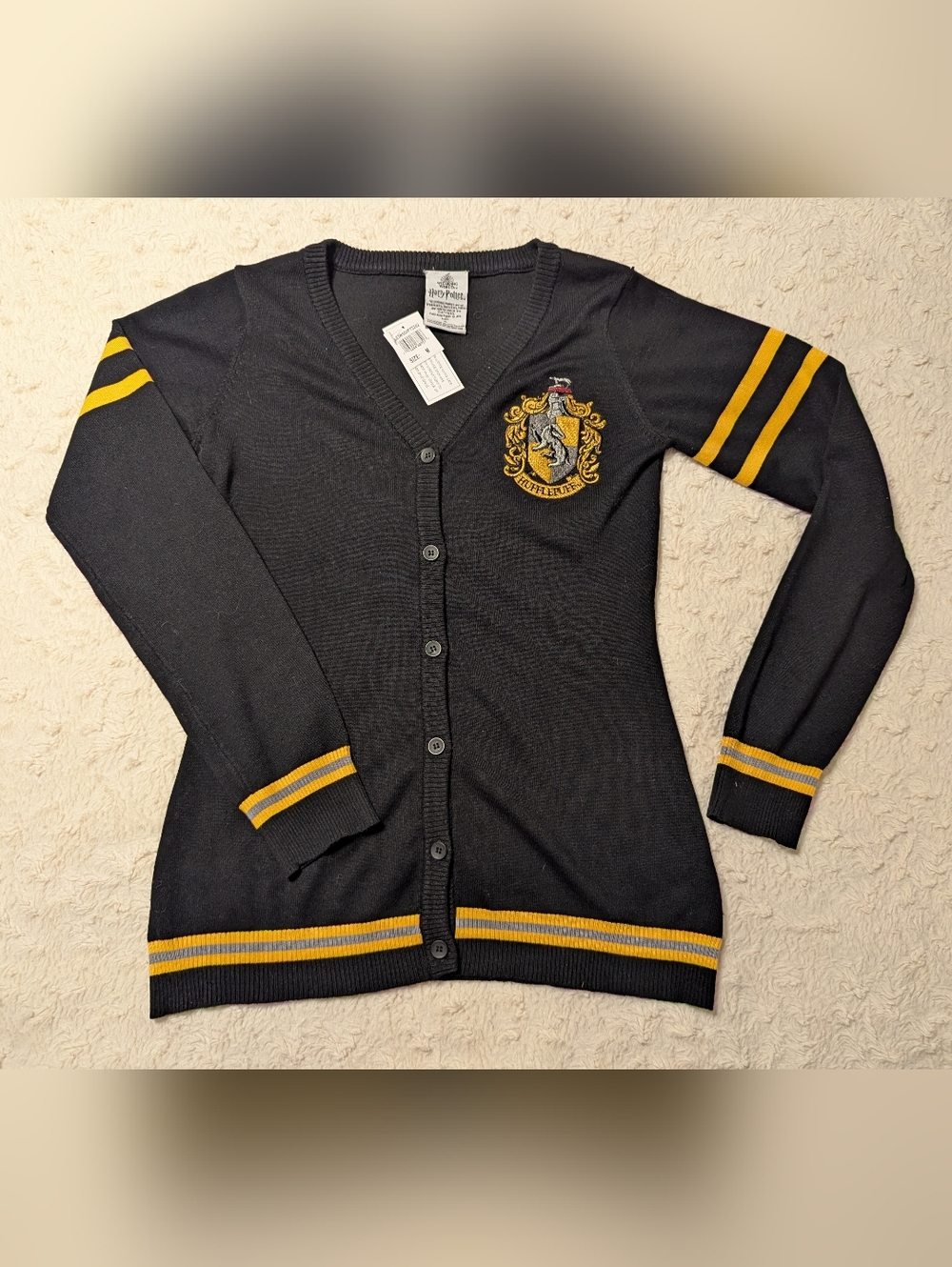 Wizarding World of Harry Potter Hufflepuff Button Down Cardigan sz M NWT